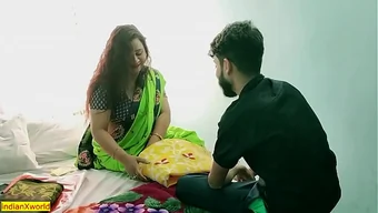 Petite Indian bhabhi got banged by cheating husband in Hindi xxx